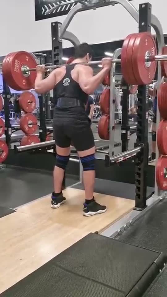 new squats record 🤯🔥😁🦵
