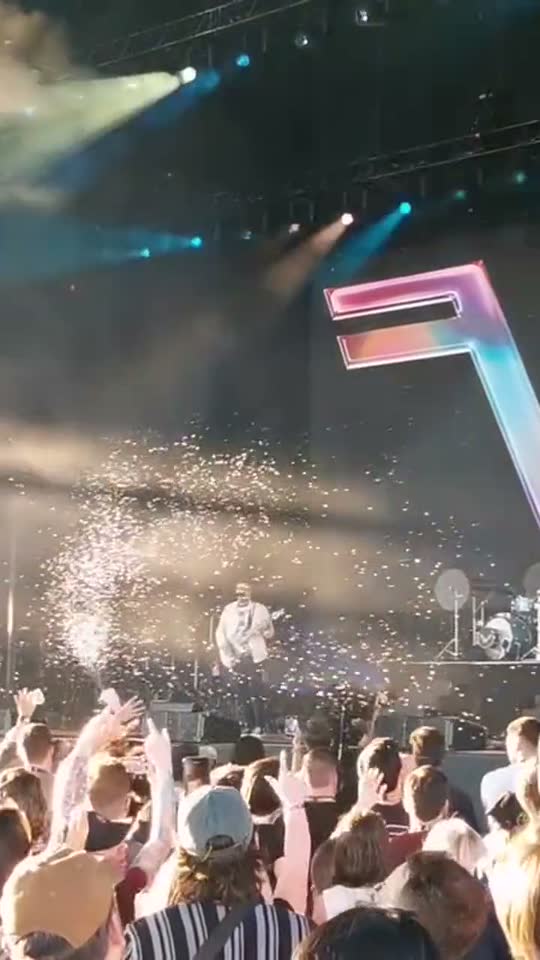 shopify summit - Roots, Weezer, Girltalk.