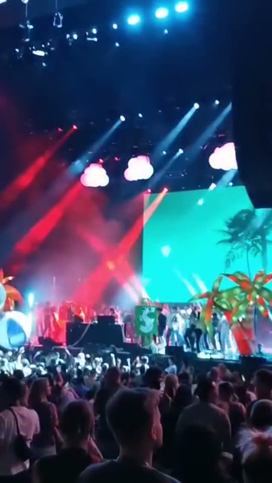 shopify summit - Roots, Weezer, Girltalk.