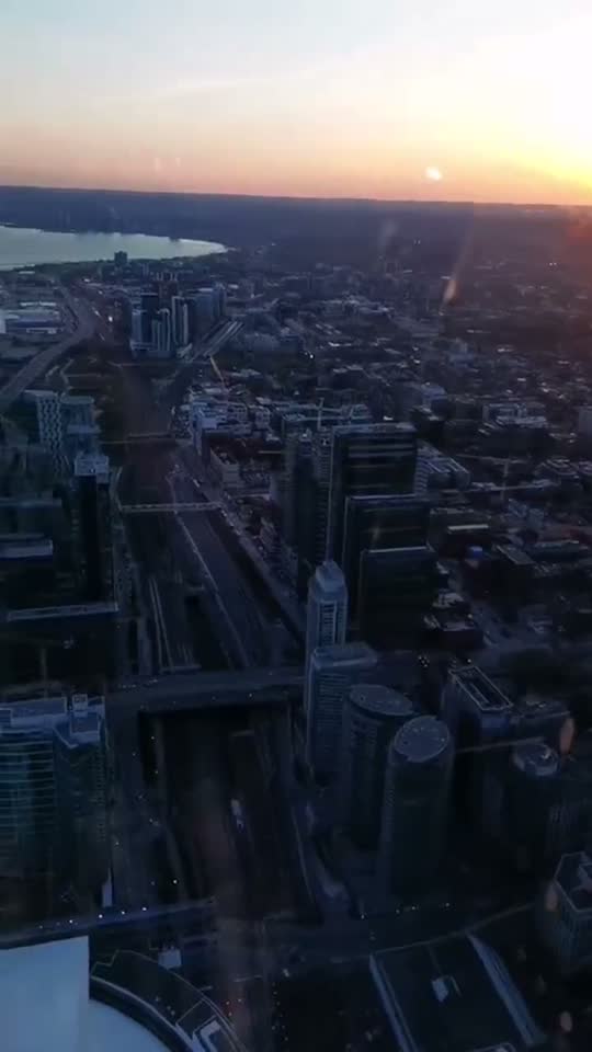 Pôr do sol de Toronto da CN Tower