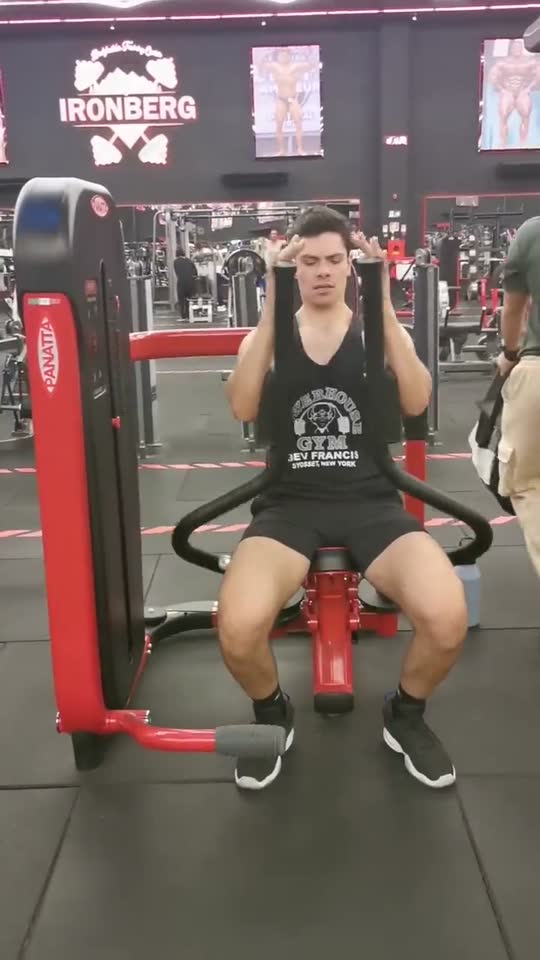 Leg and chest day in Brazil